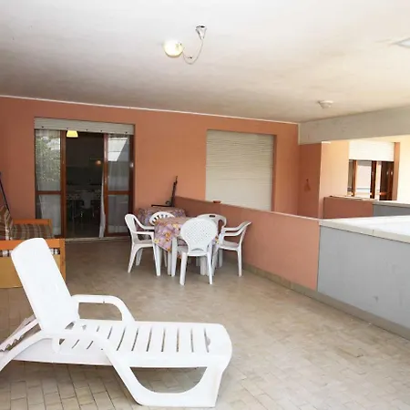 Solarium/piscina Nyaraló